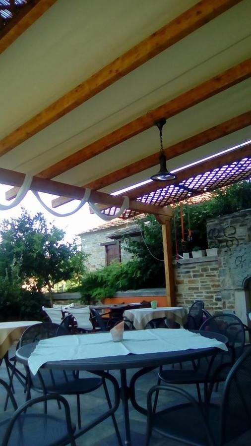 Xenonas Ton Chromaton Otel Lafkos Dış mekan fotoğraf